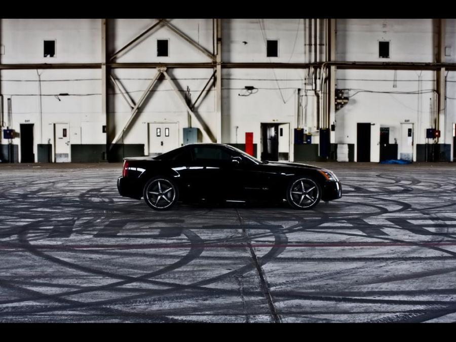  Cadillac XLR-V by D3 2008 года  (фото 4 из 14)